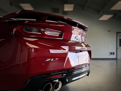 Used 2018 Chevrolet Camaro ZL1 RWD image 30