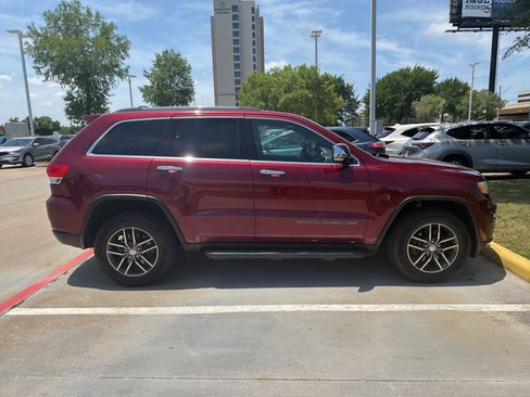 Used 2017 Jeep Grand Cherokee Limited AWD/4WD image 4