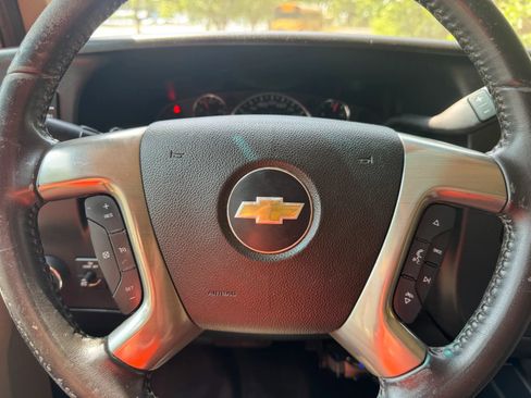 Used 2019 Chevrolet Express 2500 w/ Communications Package RWD image 13