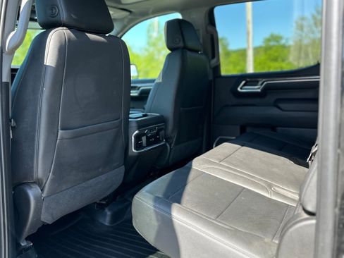 Used 2022 Chevrolet Silverado 1500 LTZ w/ LTZ Premium Package AWD/4WD image 19