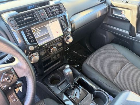 Used 2020 Toyota 4Runner TRD Off-Road AWD/4WD image 18