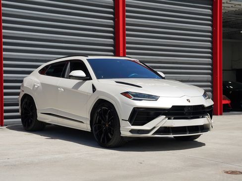 Used 2024 Lamborghini Urus S AWD/4WD image 11