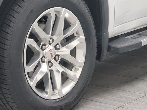 Used 2019 GMC Sierra 1500 SLT w/ SLT Premium Plus Package AWD/4WD image 31