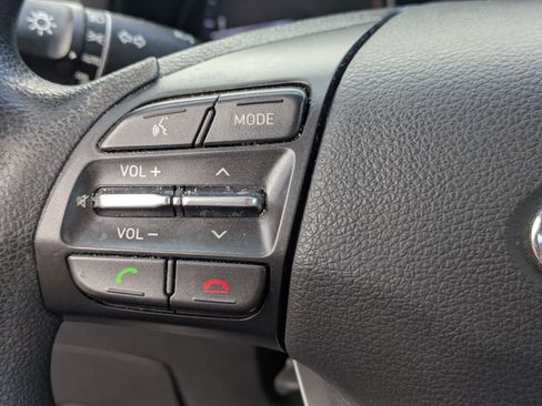 Used 2018 Hyundai Elantra GT image 14