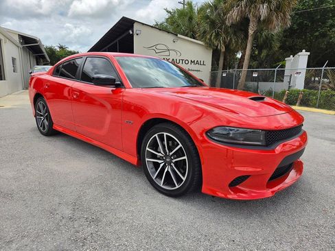 Used 2023 Dodge Charger R/T RWD image 3