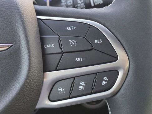 New 2026 Chrysler Pacifica Select image 25