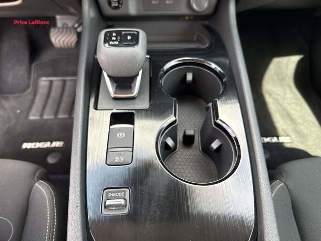Used 2026 Nissan Rogue S FWD image 27