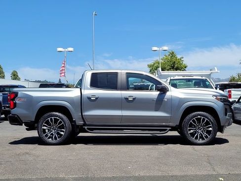 Used 2025 Chevrolet Colorado Z71 AWD/4WD image 5