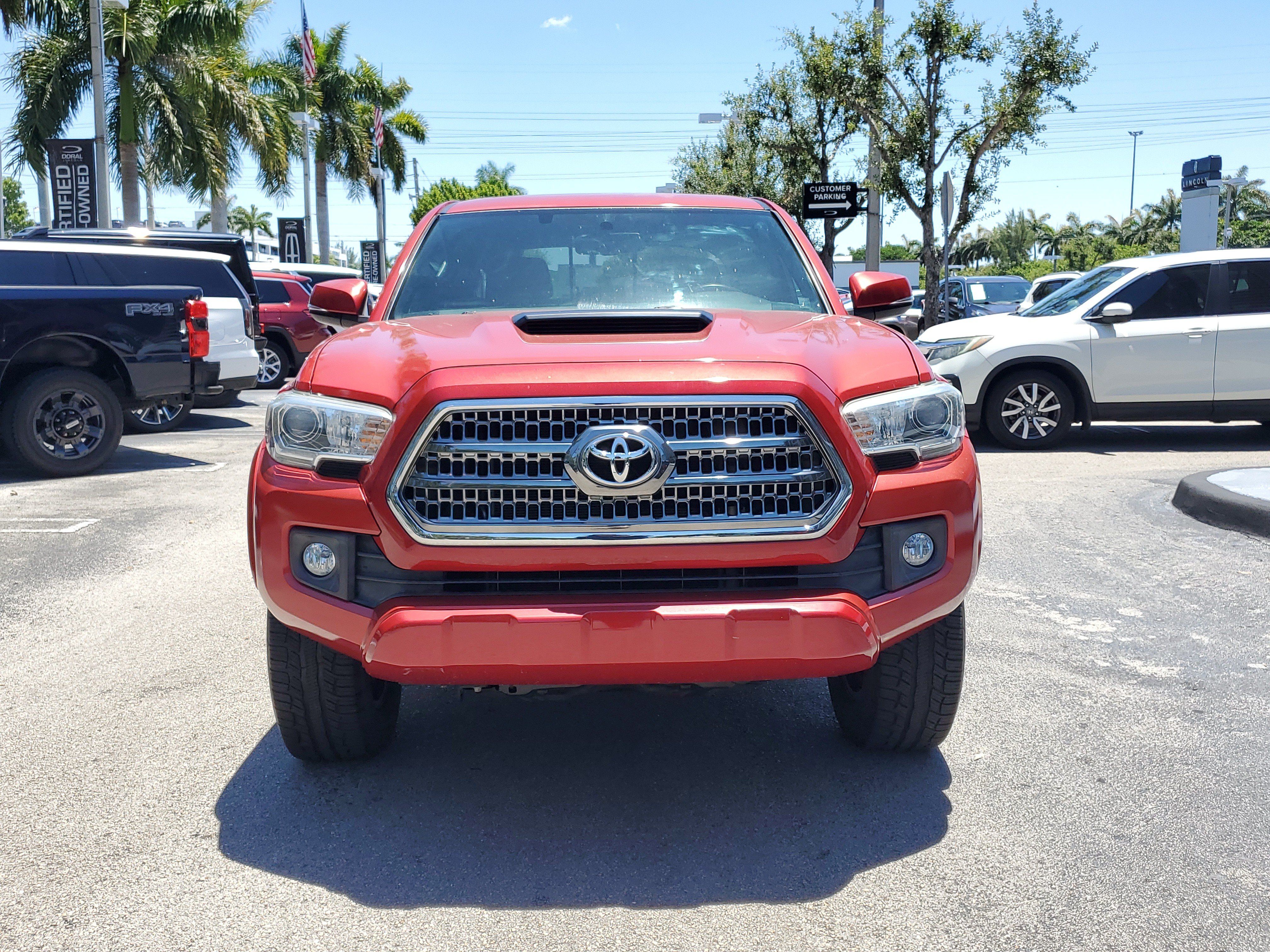 Used 2017 Toyota Tacoma TRD Sport w/ Premium & Technology Package RWD image 2