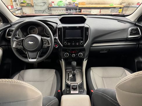 Used 2023 Subaru Forester Premium AWD/4WD image 17