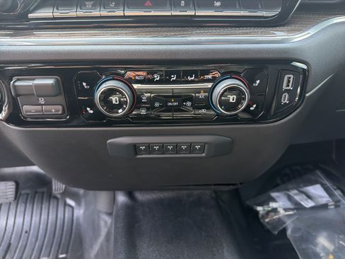 Used 2025 Chevrolet Silverado 3500 LT w/ Convenience Package AWD/4WD image 30