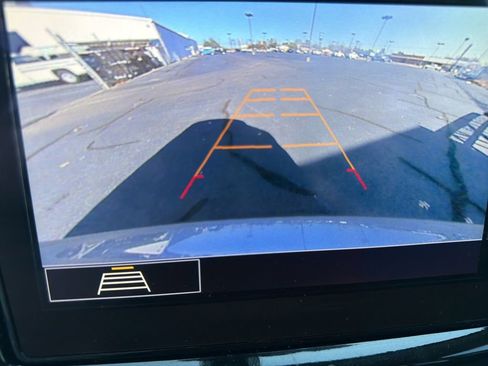 Used 2020 Chevrolet Traverse LT image 21