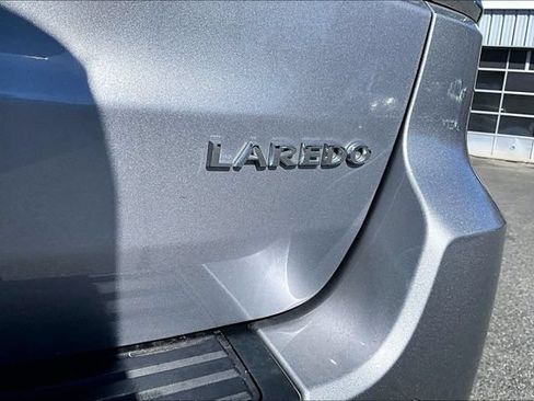 Used 2021 Jeep Grand Cherokee Laredo w/ Security & Convenience Group AWD/4WD image 24