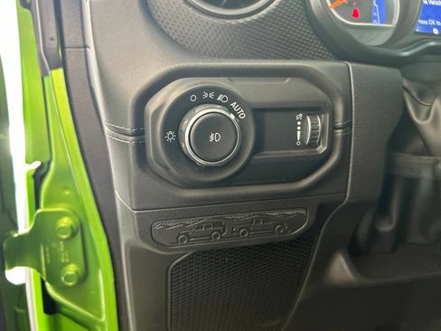 Used 2026 Jeep Wrangler Unlimited Rubicon AWD/4WD image 44