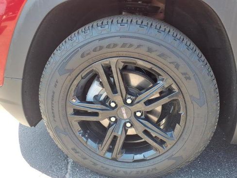 Certified 2023 GMC Terrain AT4 AWD/4WD image 10