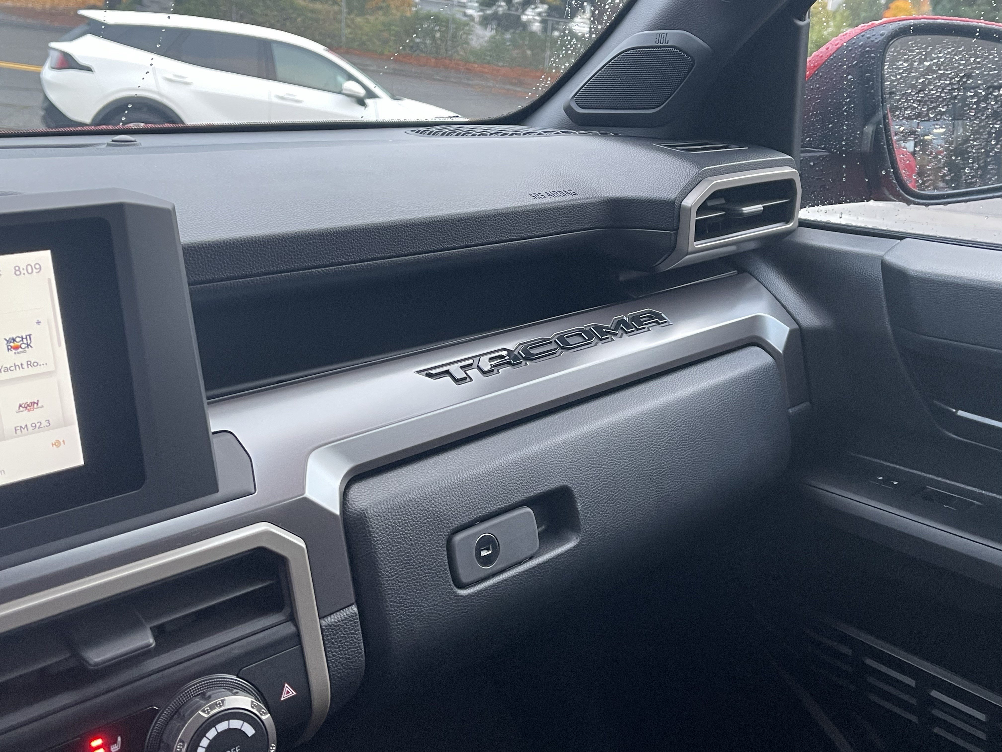 Used 2025 Toyota Tacoma SR5 AWD/4WD image 25