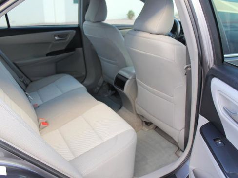 Used 2016 Toyota Camry LE image 15