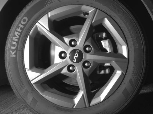 Used 2025 Kia K4 FWD image 13