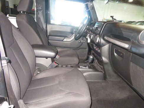 Used 2017 Jeep Wrangler Sport image 23