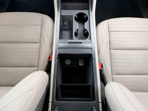 Used 2025 Lincoln Nautilus Reserve w/ Jet Appearance Package image 39