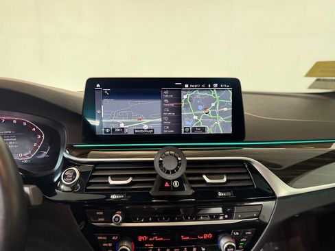 Used 2022 BMW 540i xDrive w/ Premium Package image 19