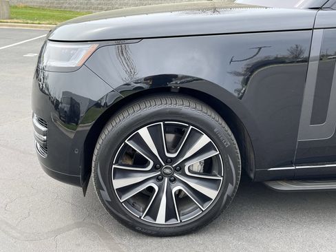Used 2023 Land Rover Range Rover SE image 12