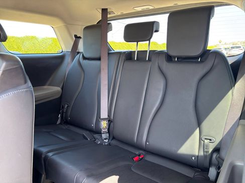 Used 2026 Kia Carnival FWD image 31