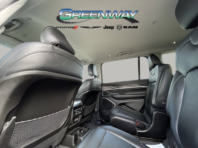 Used 2022 Jeep Grand Cherokee L Limited AWD/4WD image 17
