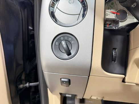 Used 2014 Ford Expedition EL XLT w/ Equipment Group 202A image 13