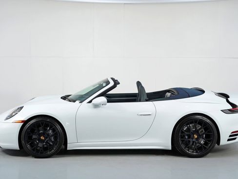 Used 2022 Porsche 911 Carrera image 43