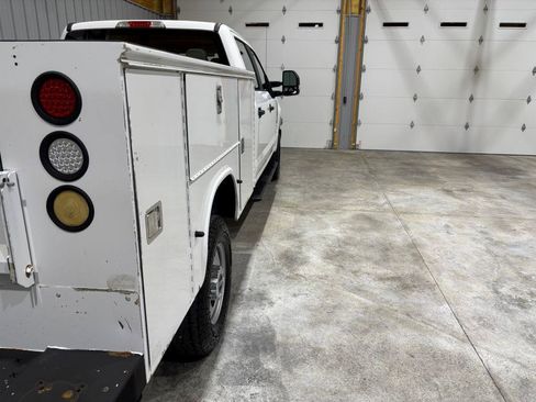 Used 2019 Ford F350 XL w/ Power Equipment Group image 10