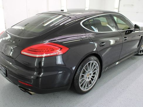 Used 2014 Porsche Panamera S image 30