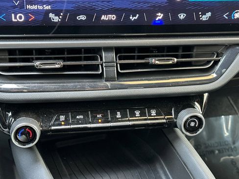 Used 2024 Chevrolet Equinox EV RS image 22