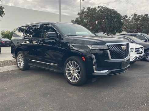 Used 2023 Cadillac Escalade Premium Luxury image 3