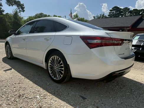 Used 2016 Toyota Avalon Limited w/ Toyota Safety Sense Package FWD image 9