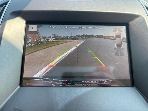 Used 2019 Ford Edge Titanium w/ Equipment Group 301A AWD/4WD image 22