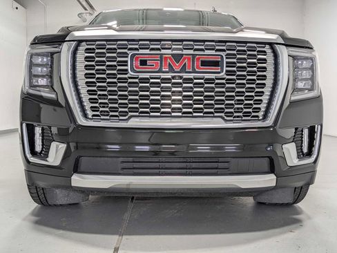Used 2023 GMC Yukon XL Denali w/ Denali Reserve Package AWD/4WD image 2