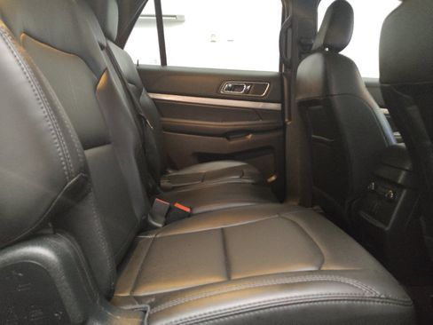 Used 2019 Ford Explorer XLT w/ Equipment Group 202A FWD image 19