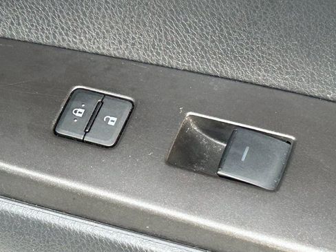 Used 2021 Toyota Camry SE image 33