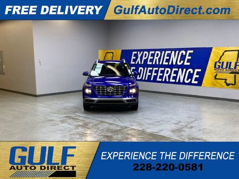 Used 2025 Hyundai Venue SEL FWD image 3