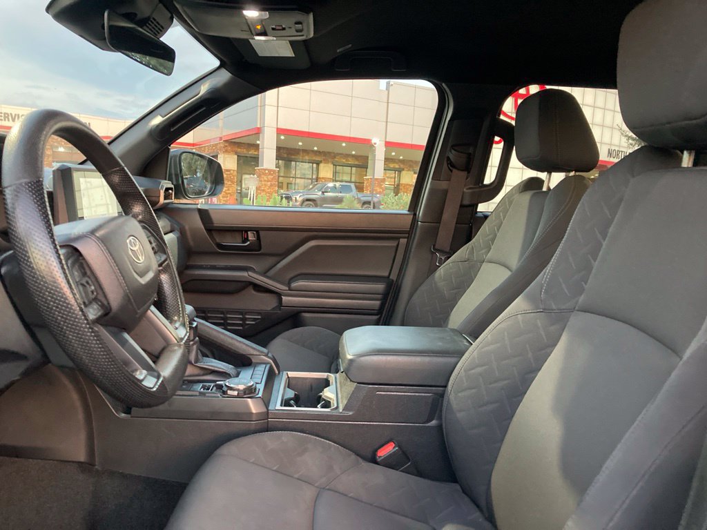Used 2024 Toyota Tacoma SR5 AWD/4WD image 10