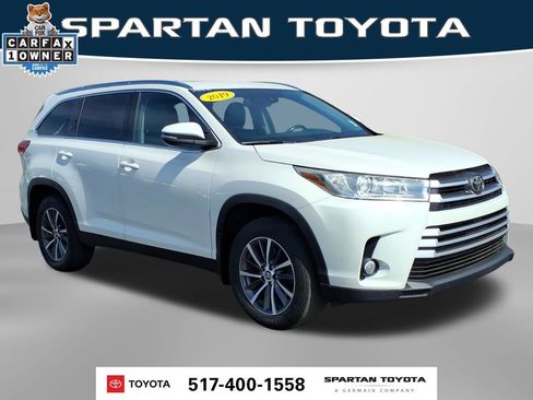 Used 2019 Toyota Highlander XLE AWD/4WD image 4