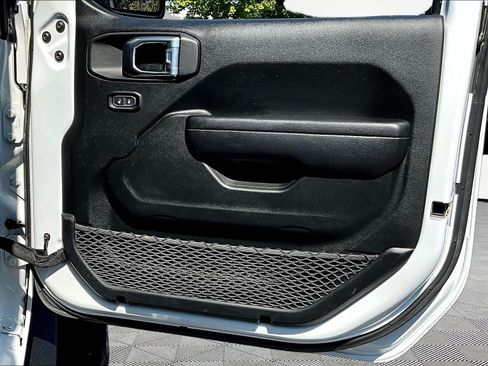 Used 2021 Jeep Wrangler Unlimited Rubicon AWD/4WD image 28