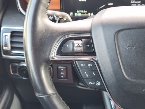 Used 2020 Lincoln Navigator L Reserve w/ Luxury Package RWD image 25