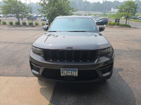 Used 2023 Jeep Grand Cherokee Altitude AWD/4WD image 1