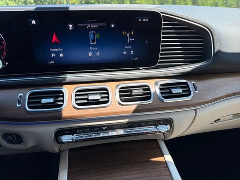 Certified 2025 Mercedes-Benz GLE 450 4MATIC image 6