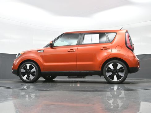 Used 2019 Kia Soul + FWD image 23