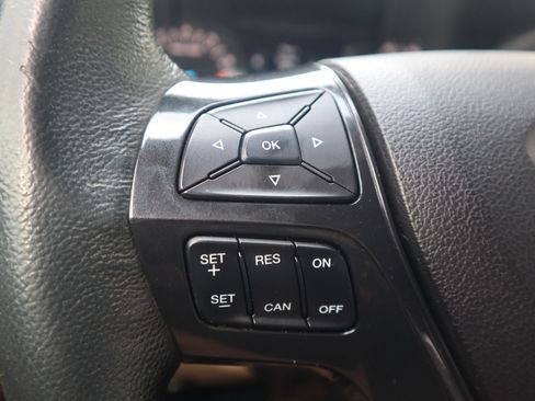 Used 2017 Ford Explorer XLT image 58