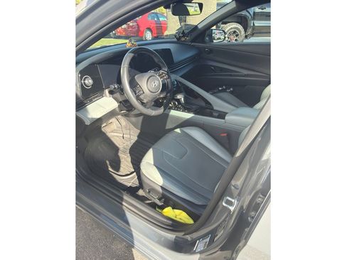 Used 2024 Hyundai Elantra Limited FWD image 5
