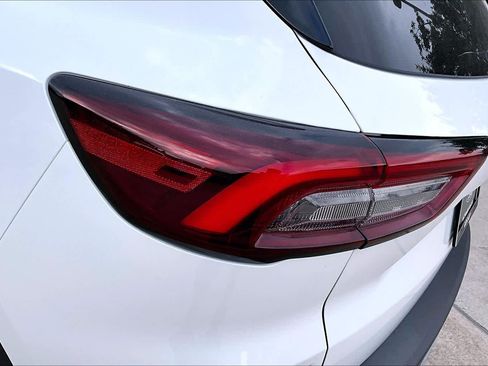 Used 2023 Ford Escape SE image 28